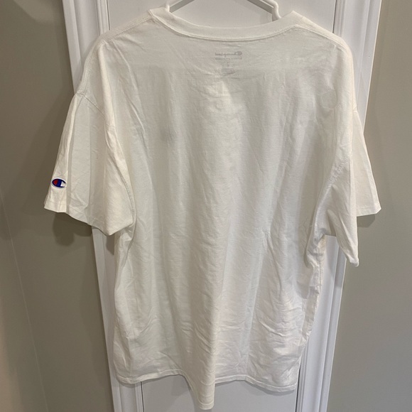 Oversized Champion Shirt - Picture 2 of 3